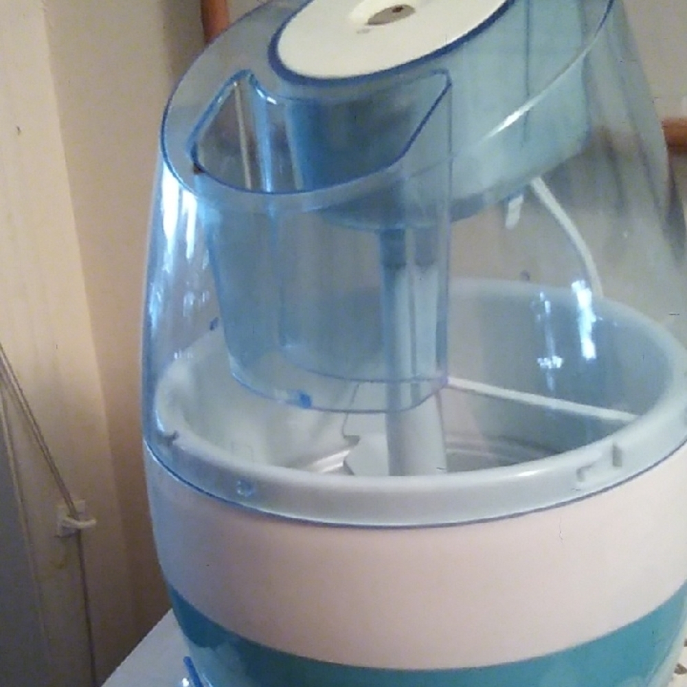 Blue and White Ice Cream Maker